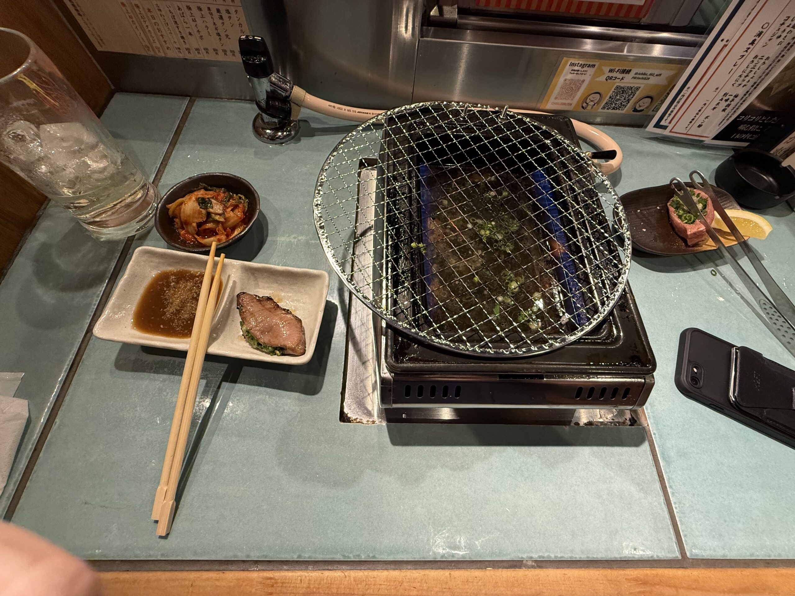 立食焼肉一穂 第二ビル店の焼肉コンロ