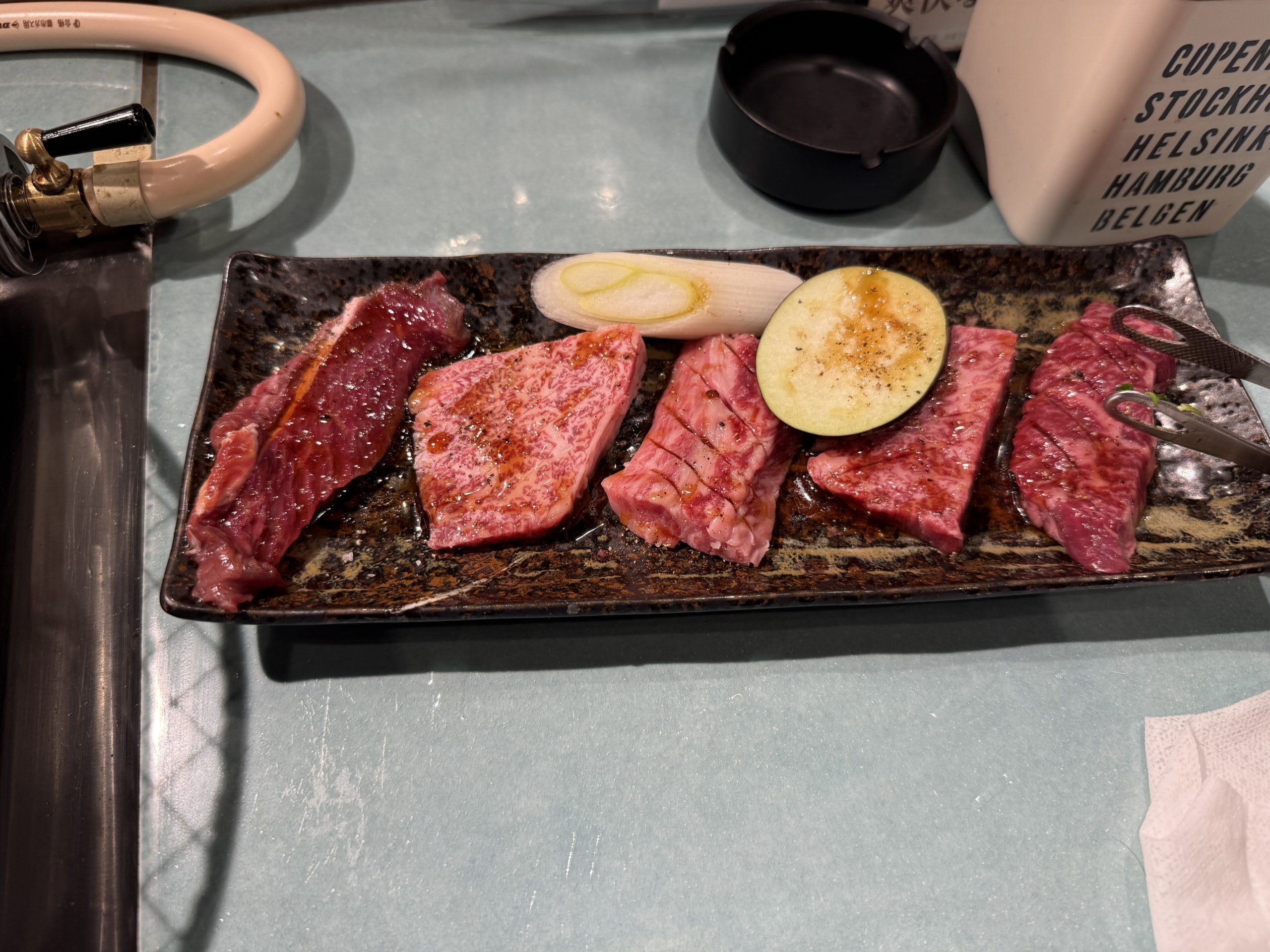 立食焼肉一穂 第二ビル店で頼んだ肉盛り合わせ